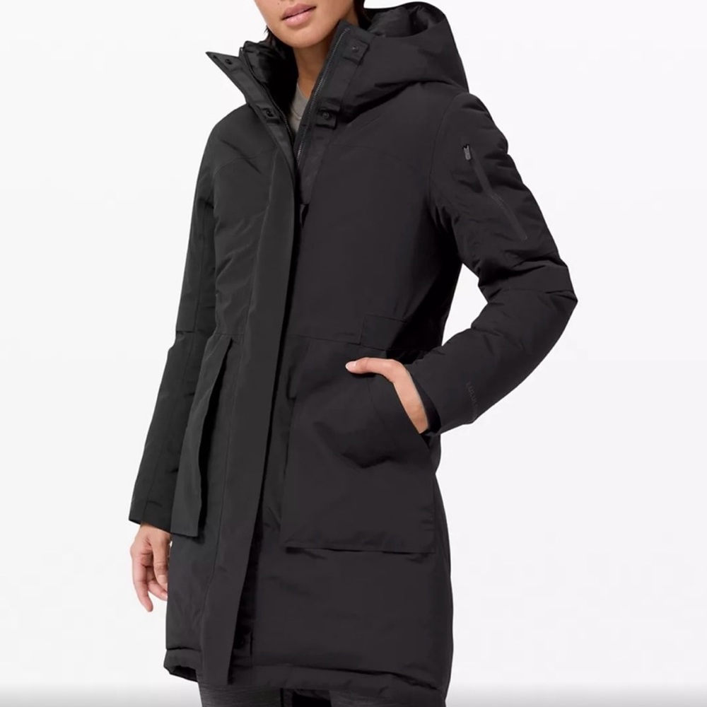 Size 6 lululemon snow warrior parka great condition